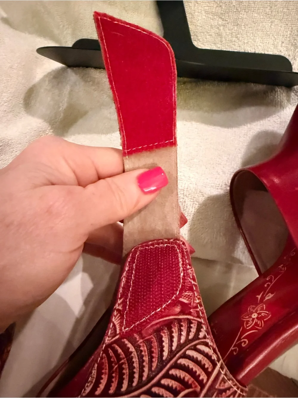 L'ARTISTE by Spring Step Women's Red Leather Ankle Strap Pumps